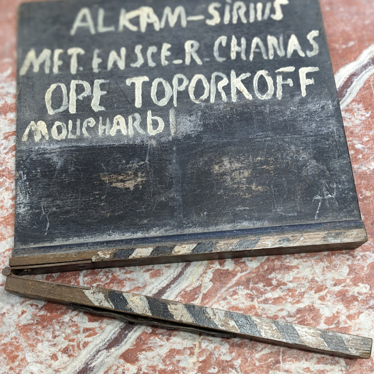 Ancien clap de cinéma du film "Je suis un mouchard" 1953 – Image 3