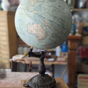 Très grand globe terrestre GIRARD et BARRERE piètement fonte art nouveau début XXème