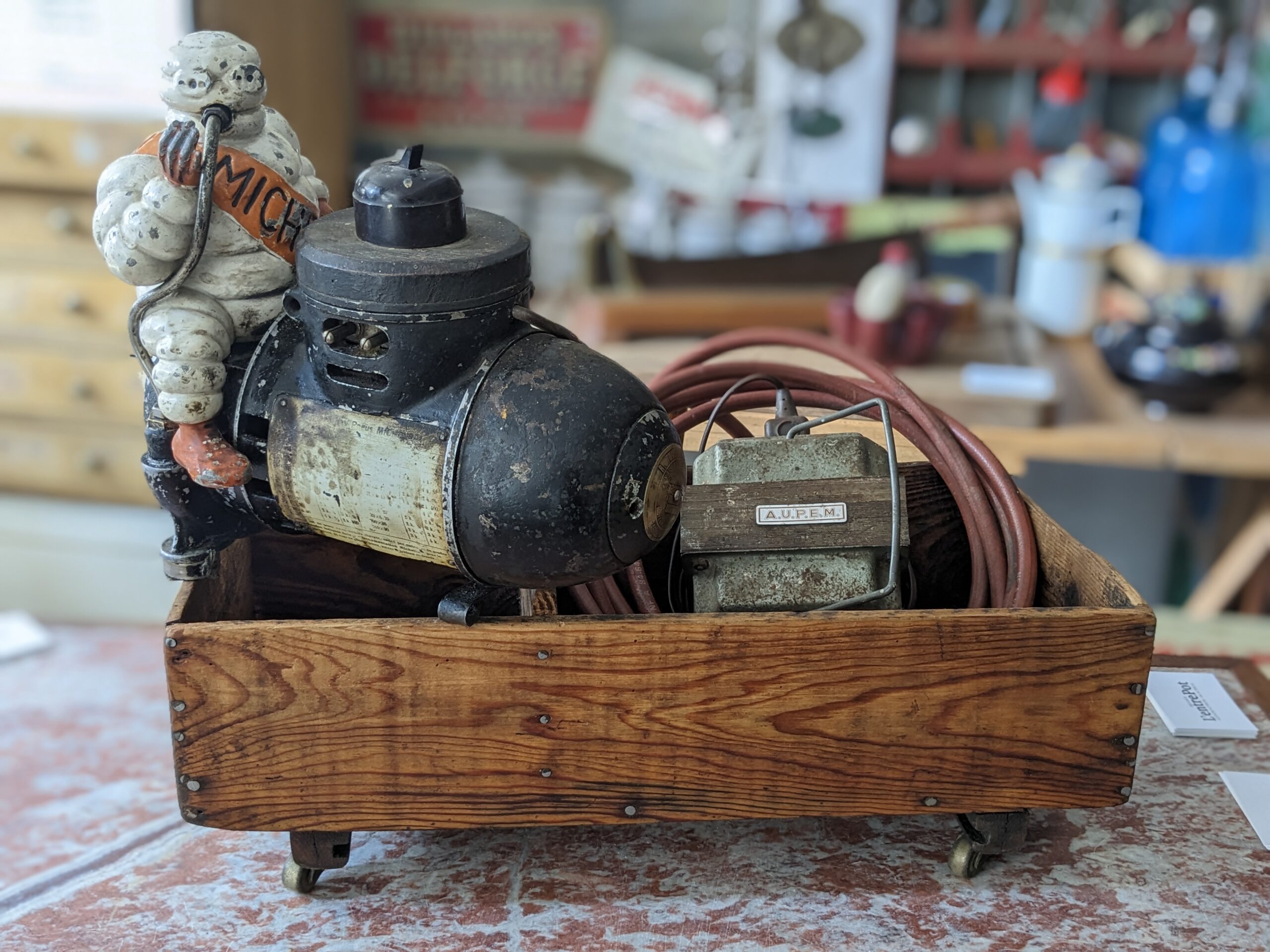 Compresseur gonfleur Michelin des années 30 – Image 2