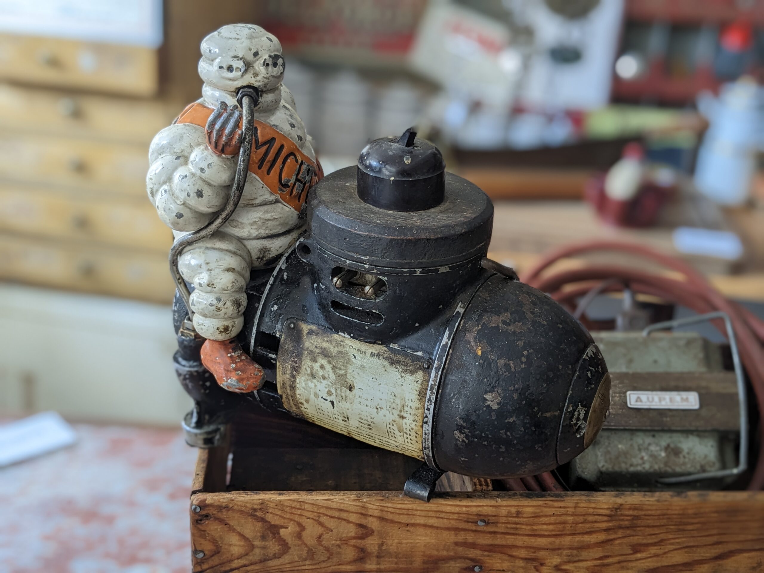 Compresseur gonfleur Michelin des années 30 – Image 3