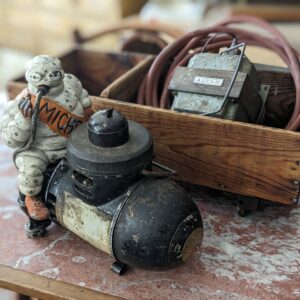 Compresseur gonfleur Michelin des années 30