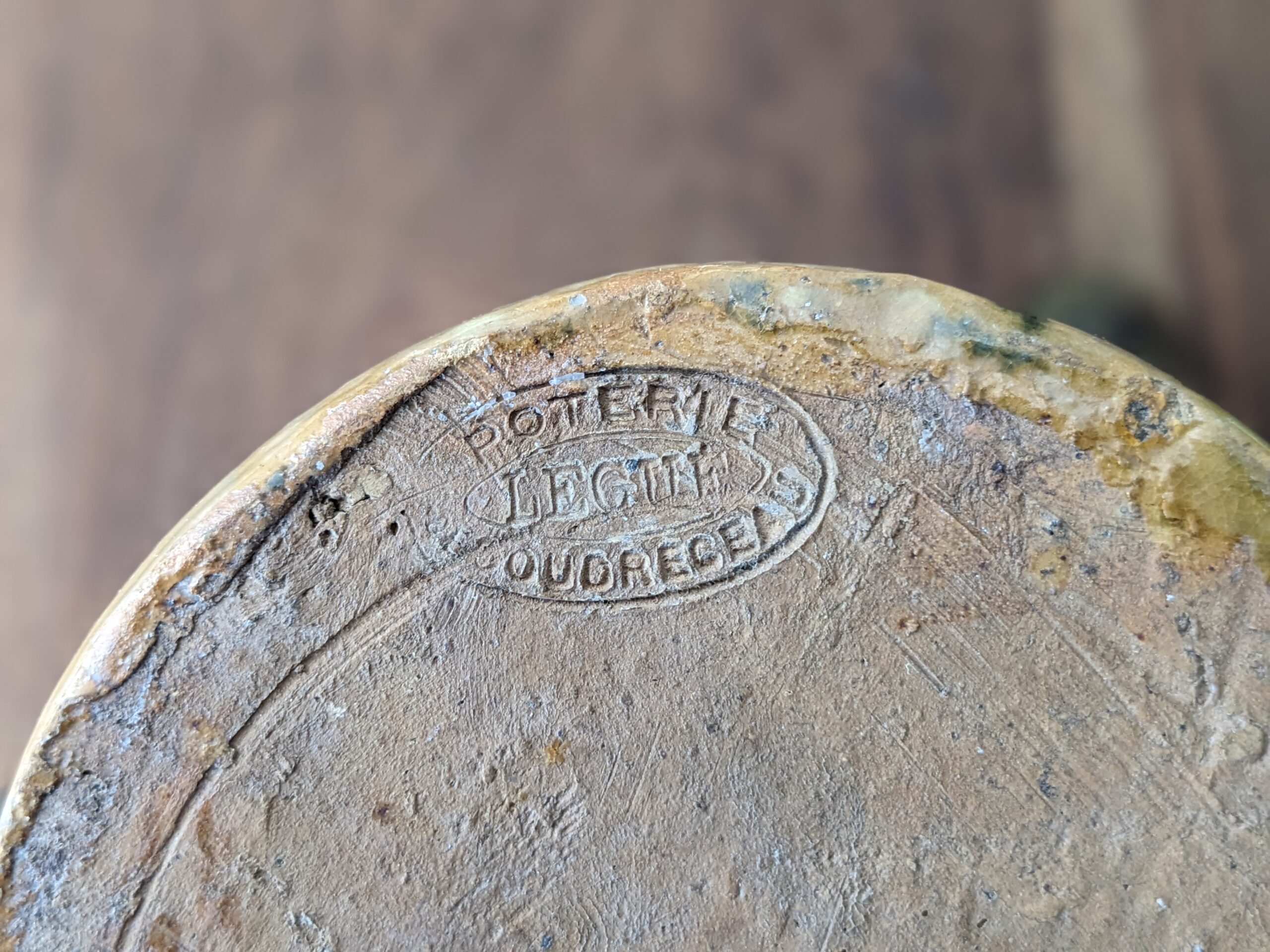 Ancienne chope en terre vernissée signée "Legué" à Coudreceau – Image 5