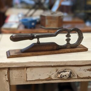 Ancienne pince à sucre de comptoir